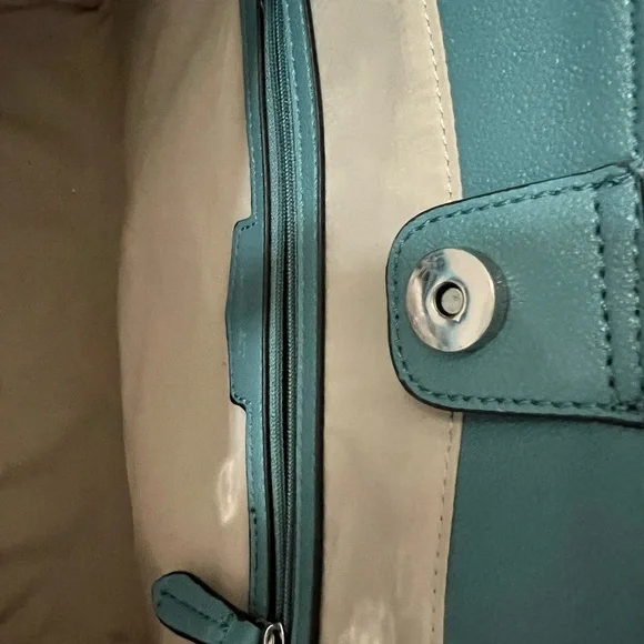 Nine West Blue Tote Bag Spacious and Minimalist with matching clutch - Picture 4 of 11